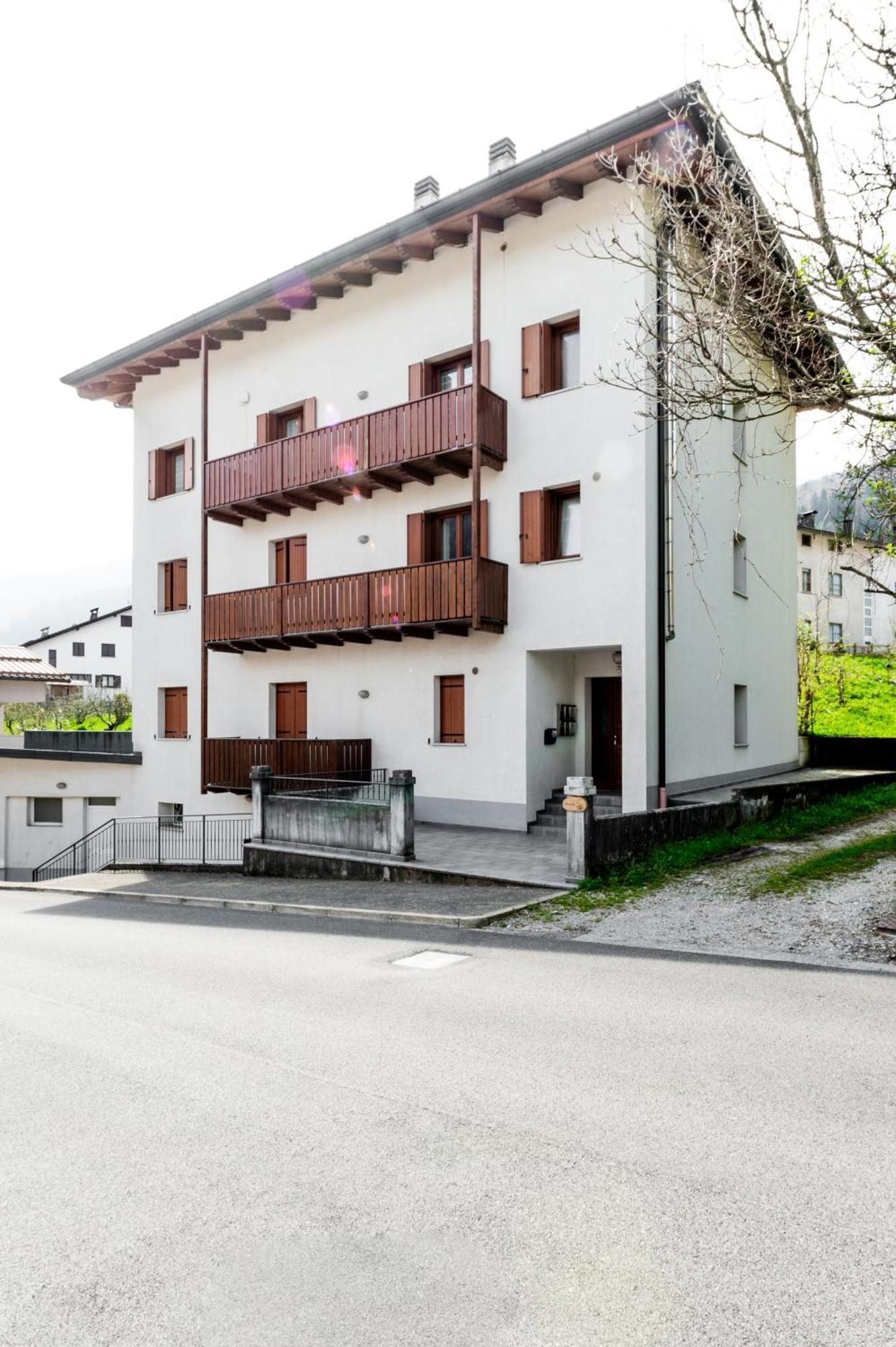 Albergo Diffuso Sutrio Zoncolan Exterior photo